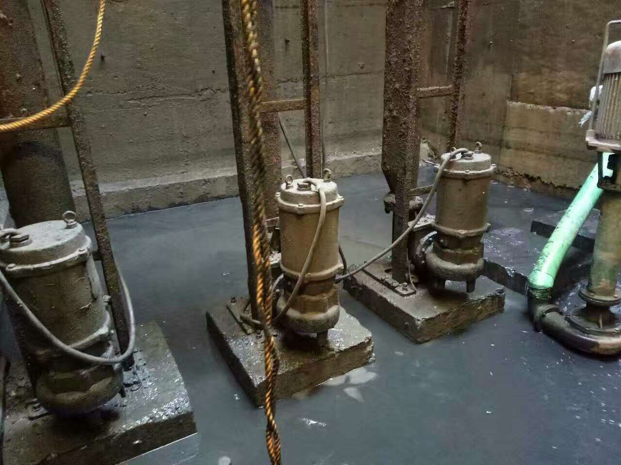 江津污水池清理